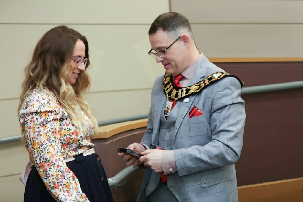 Jennifer Glenn of Pick Plant and Prune winning the Citizens Award from Mayor Pierre Leroux for her work with the Abundance Garden.